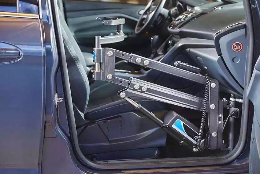 Mobility-Innovations-Person-Lift-Bracket