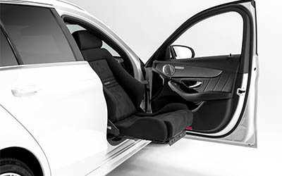 A swivel seat (Turny Low Vehicle) installed in a Mercedes-Benz C-Class.